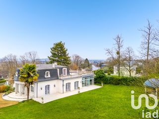  Maison � louer 9 pi�ces 230 m�