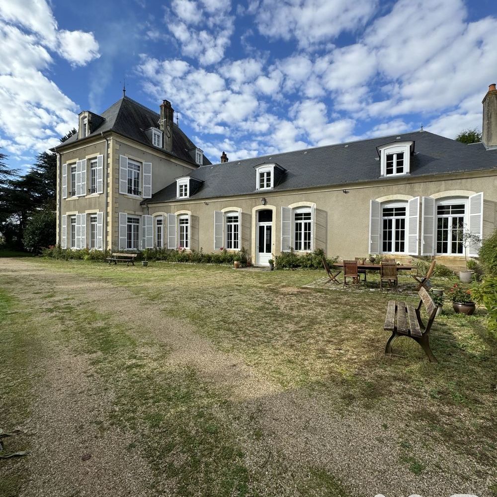 � vendre  Propri�t�/ch�teau Vornay (18130)