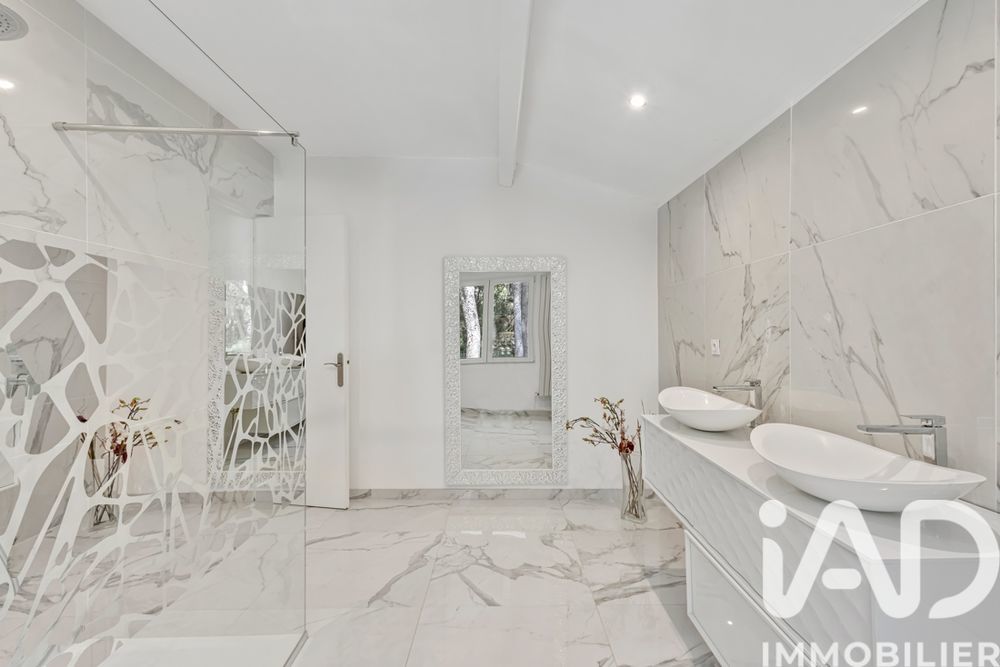 � vendre  Maison �guilles (13510)