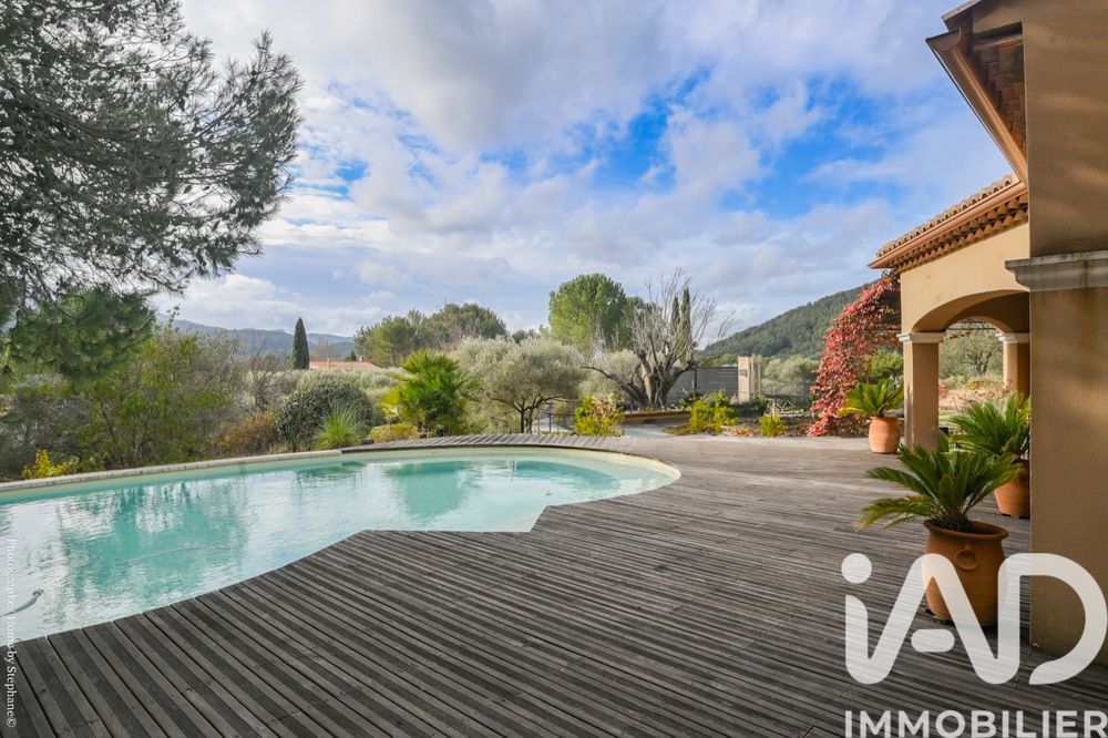 � vendre  Maison Saint-Zacharie (83640)