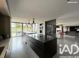  Villa � vendre 8 pi�ces 220 m�