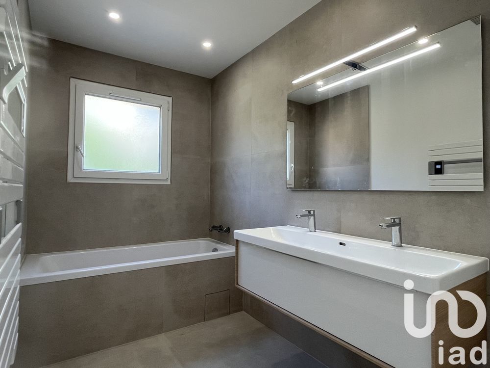 � vendre  Maison Carqueiranne (83320)