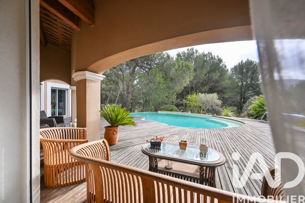 � vendre  Maison Saint-Zacharie (83640)