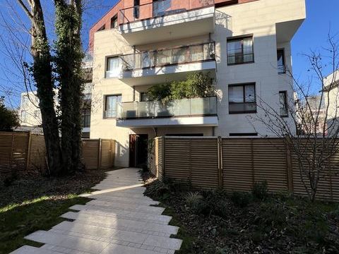   Location Appartement 3 pi�ces Appartement - 3 pi�ce(s) - 66 m�