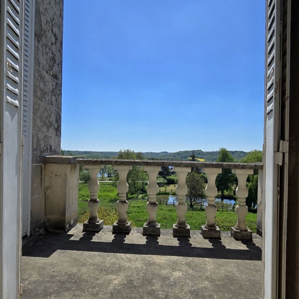 � vendre  Propri�t�/ch�teau Chamouille (02860)