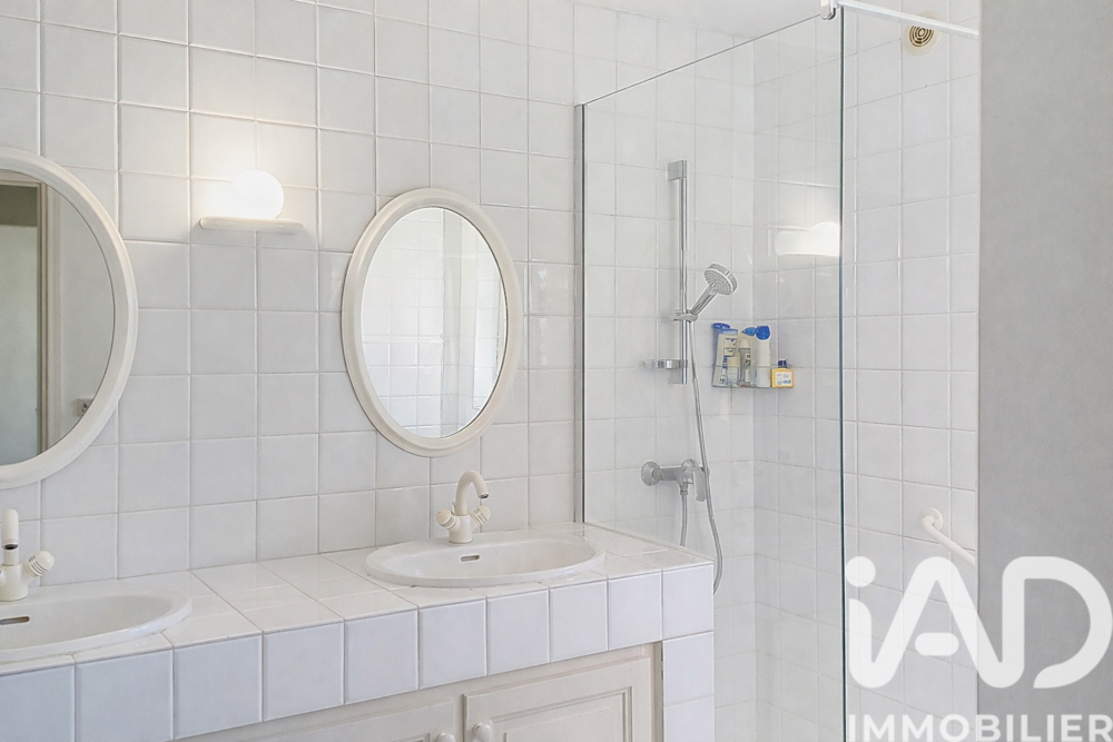 � vendre  Maison Opp�de (84580)