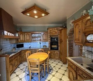  Maison � vendre 9 pi�ces 208 m�