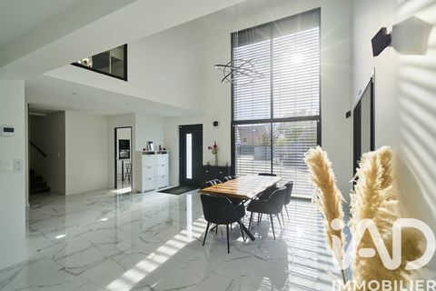   Vente Maison/villa 6 pi�ces Maison - 6 pi�ce(s) - 210 m�