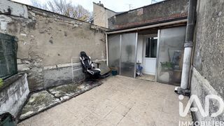  Immeuble � vendre 143 m�