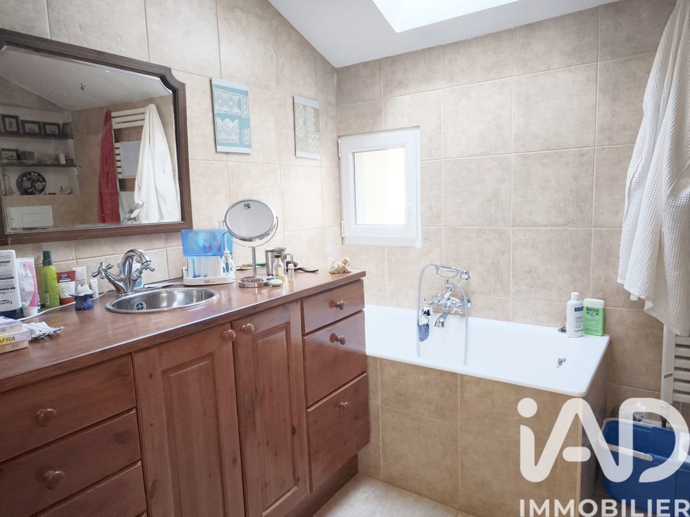 � vendre  Maison La Roque-Alric (84190)