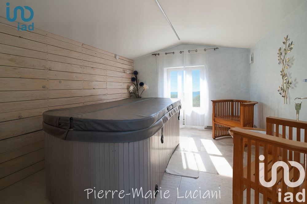� vendre  Maison Cucuron (84160)
