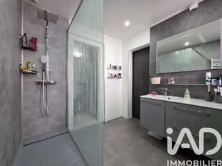  Immeuble � vendre 232 m�