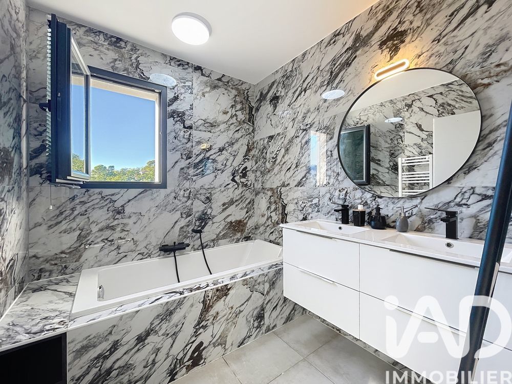 � vendre  Maison Bagnols-en-For�t (83600)