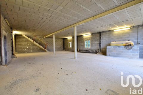   Location Surface diverse 6 pi�ces Maison - 6 pi�ce(s) - 410 m�