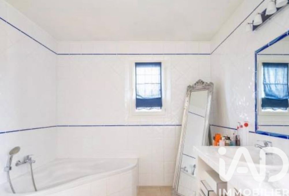 � vendre  Maison Saint-Cyr-sur-Mer (83270)