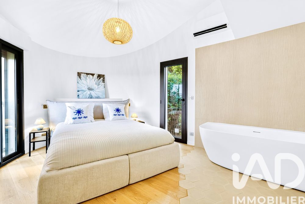 � vendre  Villa Mandelieu-la-Napoule (06210)