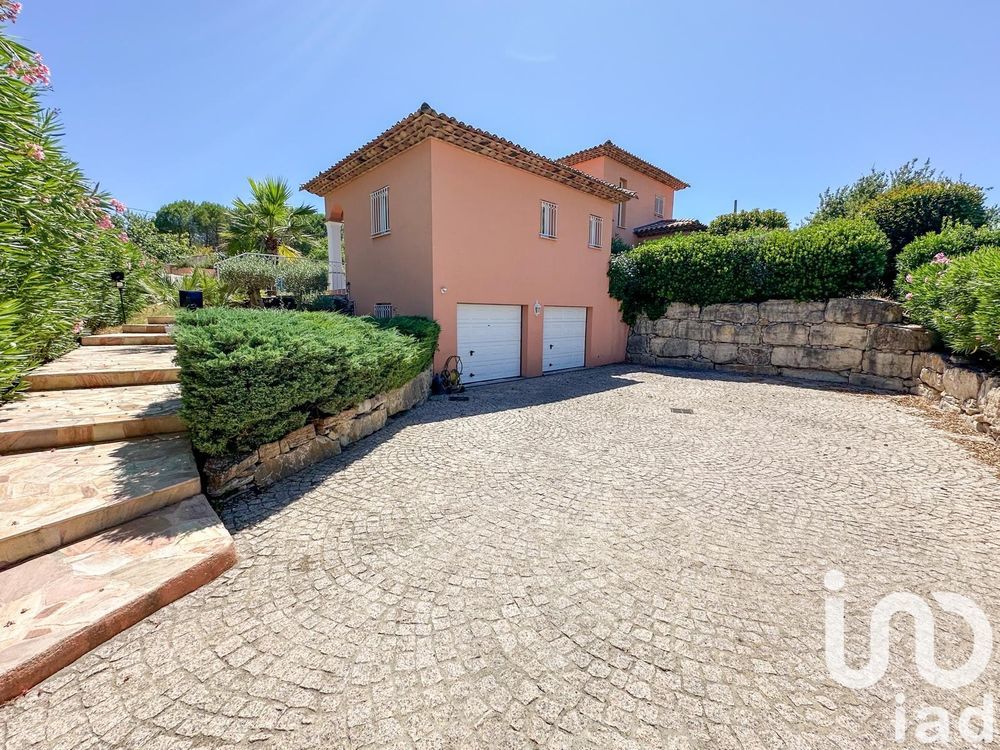 � vendre  Villa Roquebrune-sur-Argens (83520)