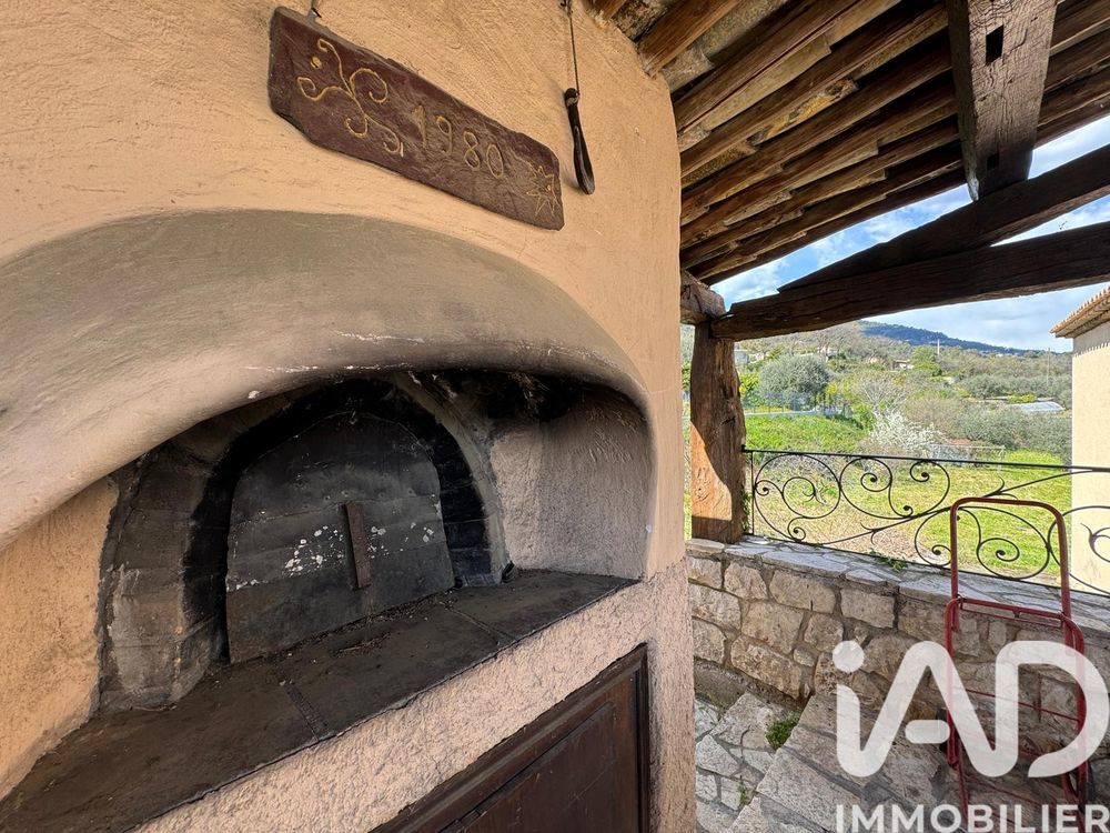 � vendre  Maison Gatti�res (06510)