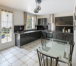  Maison � vendre 7 pi�ces 220 m�