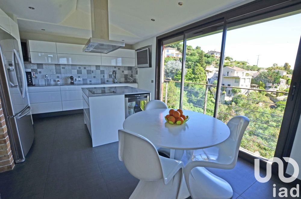 � vendre  Villa Mandelieu-la-Napoule (06210)