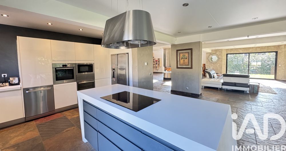 � vendre  Villa Gazeran (78125)