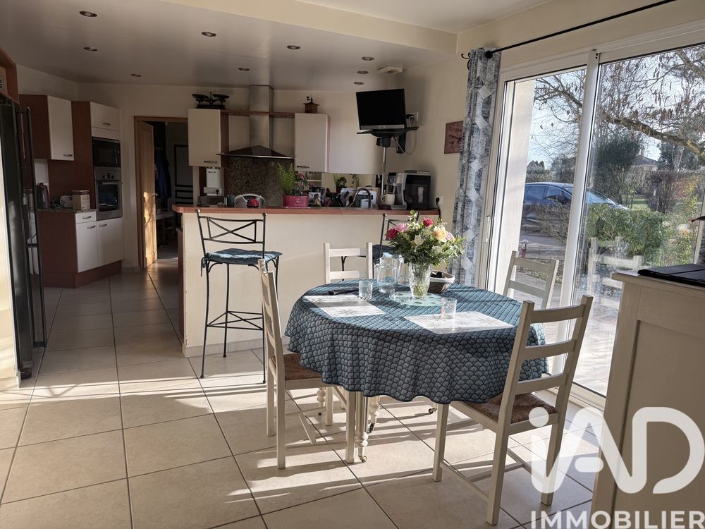 � vendre  Villa Champlay (89300)