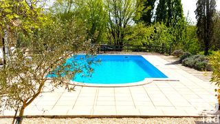  Maison � vendre 9 pi�ces 305 m�