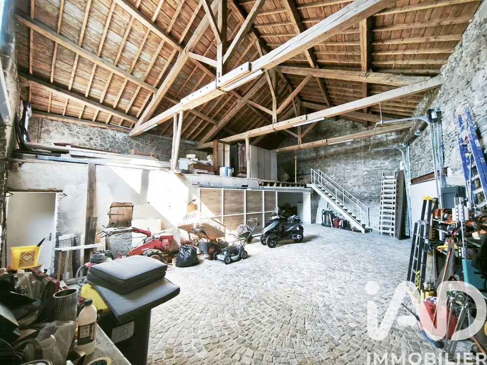 � vendre  Maison Saint-Beauzire (63360)