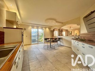  Maison � vendre 11 pi�ces 230 m�