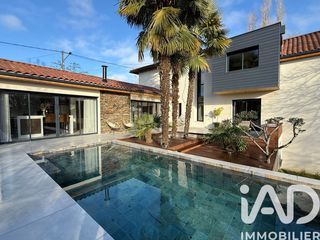  Maison � vendre 6 pi�ces 205 m�