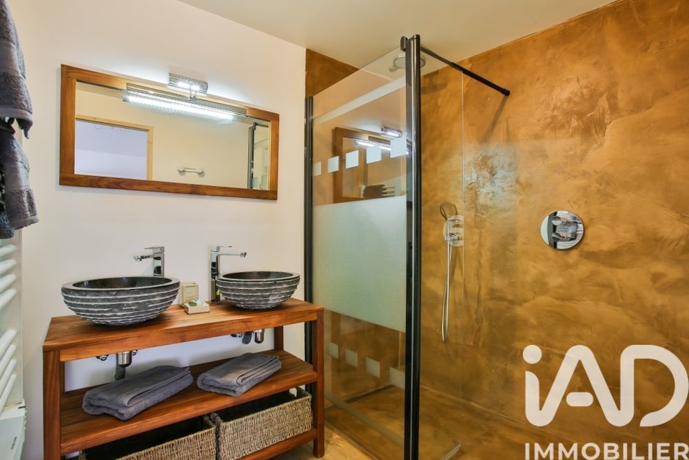 � vendre  Maison Champs-sur-Tarentaine-Marchal (15270)