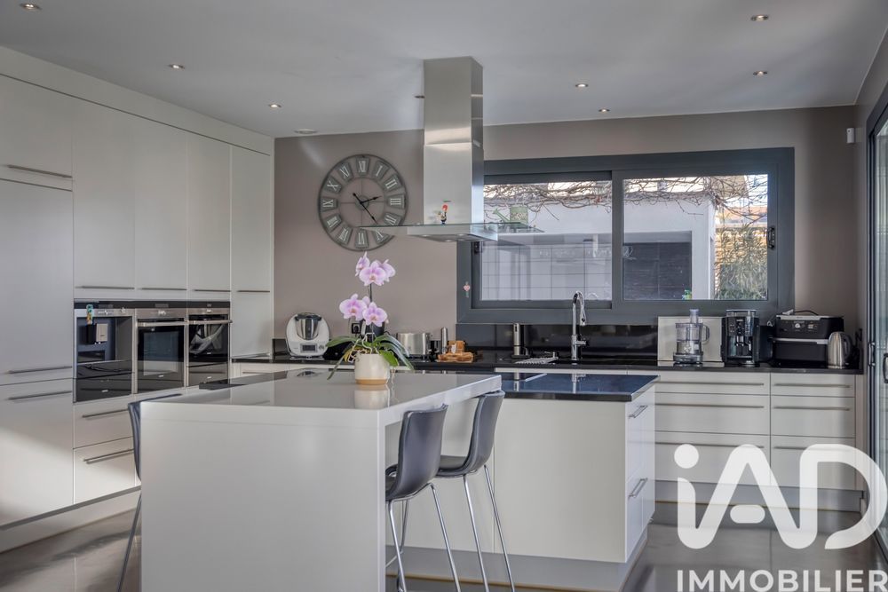 � vendre  Villa Saint-Ismier (38330)