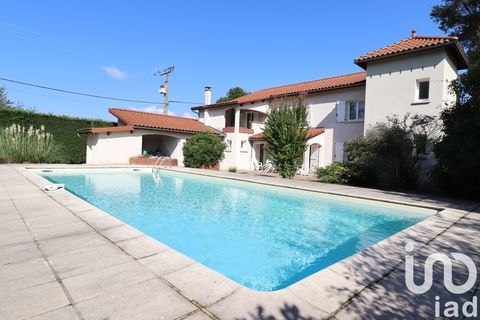   Vente Demeure 6 pi�ces Maison - 6 pi�ce(s) - 242 m�