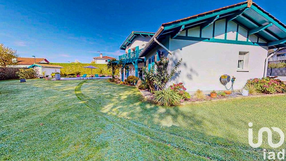 � vendre  Maison Bassussarry (64200)