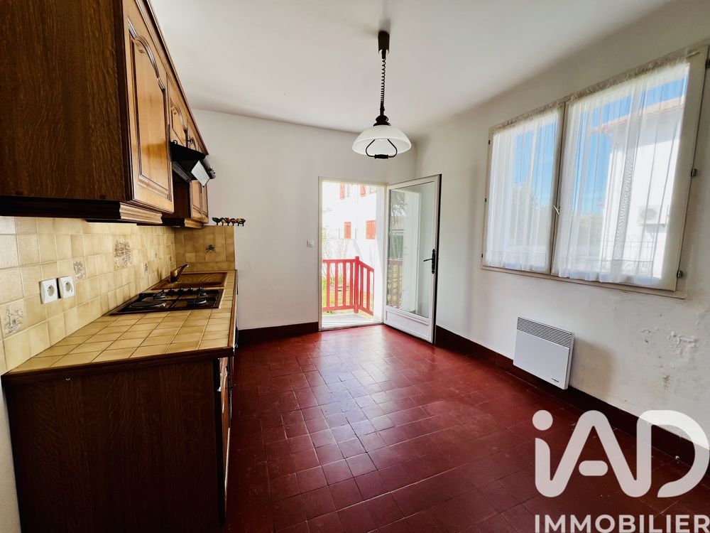 � vendre  Maison Gu�thary (64210)