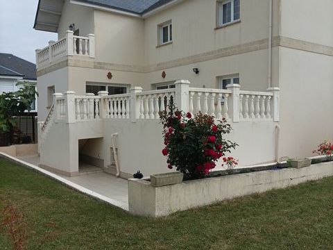   Vente Maison d'architecte 10 pi�ces Villa - 10 pi�ce(s) - 345 m�