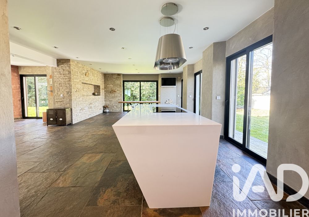 � vendre  Villa Gazeran (78125)