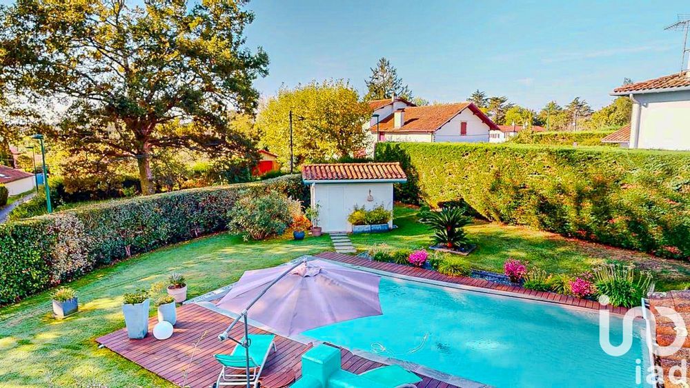 � vendre  Maison Bassussarry (64200)