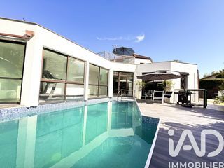  Villa � vendre 6 pi�ces 220 m�