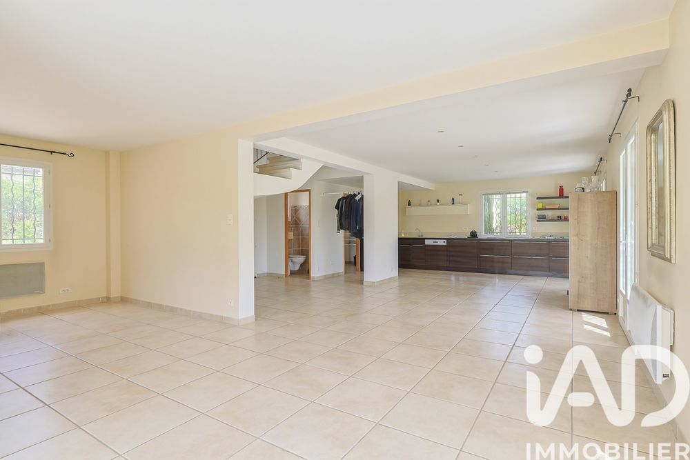 � vendre  Maison �guilles (13510)