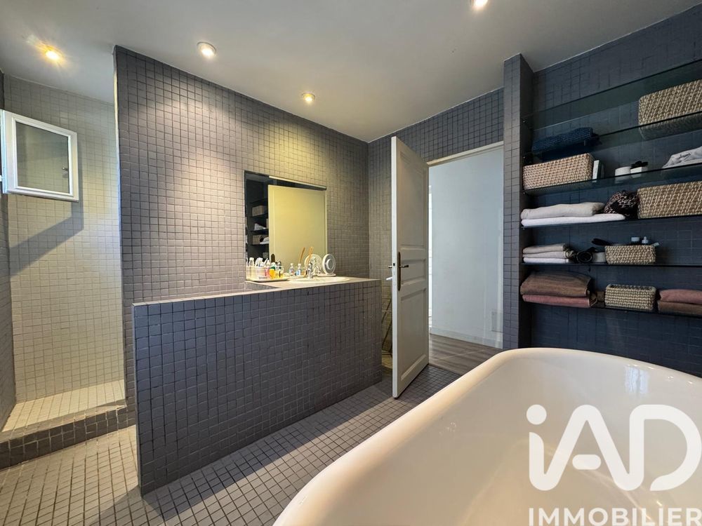 � vendre  Maison Saint-Paul-en-For�t (83440)