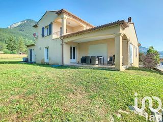  Maison � vendre 8 pi�ces 220 m�