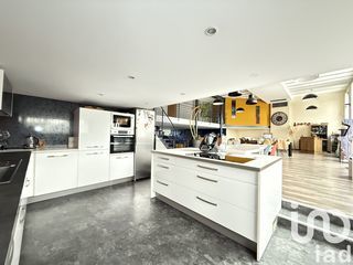  Maison � vendre 8 pi�ces 300 m�