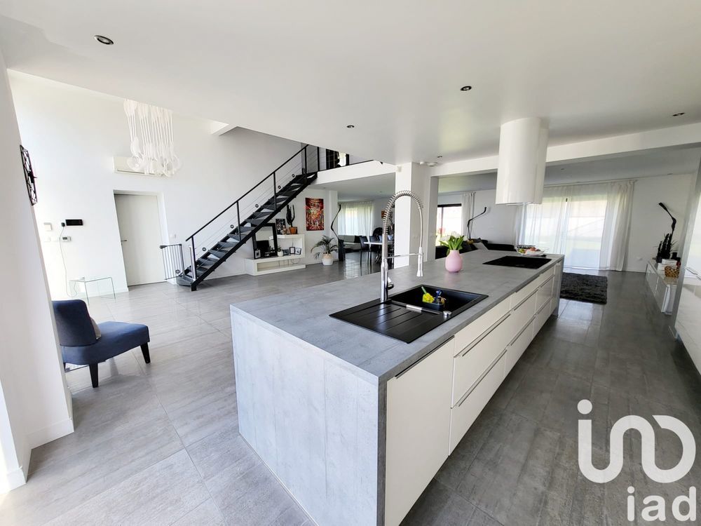 � vendre  Villa Mundolsheim (67450)