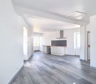  Immeuble � vendre 323 m�