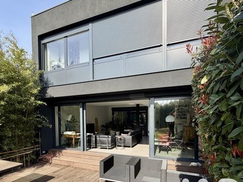   Vente Maison d'architecte 6 pi�ces Villa - 6 pi�ce(s) - 189 m�