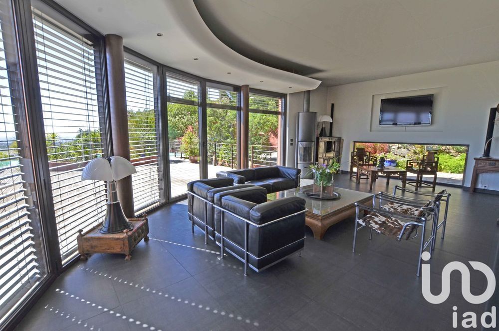 � vendre  Villa Mandelieu-la-Napoule (06210)