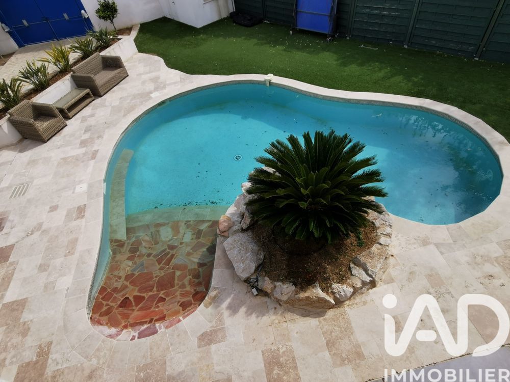 � vendre  Villa Saint-Cyr-sur-Mer (83270)