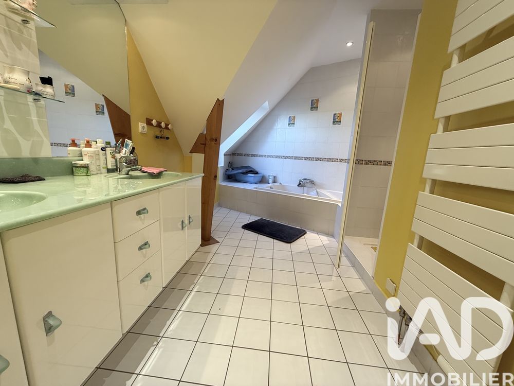 � vendre  Villa Champlay (89300)