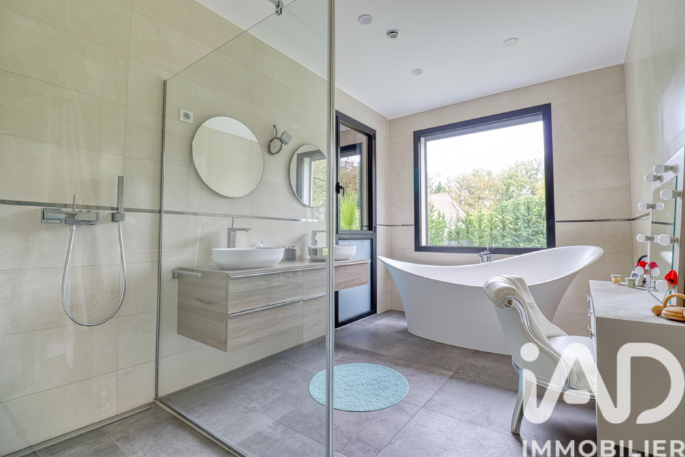 � vendre  Villa Lamorlaye (60260)